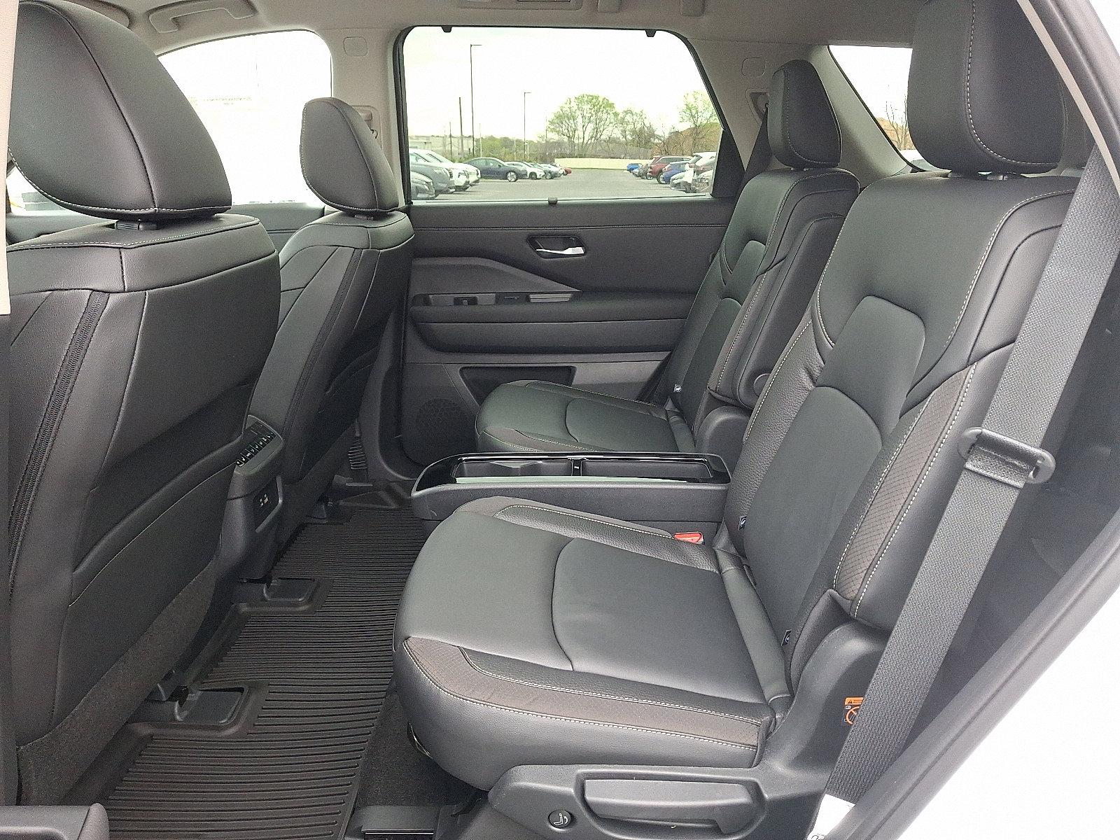 2025 Nissan Pathfinder Vehicle Photo in Mechanicsburg, PA 17050-2306