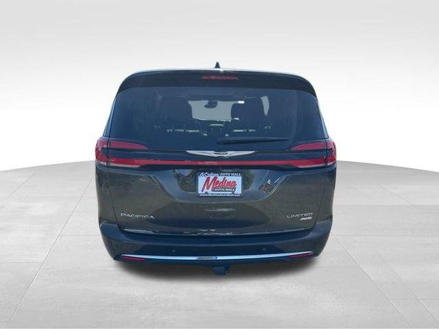 2021 Chrysler Pacifica Vehicle Photo in MEDINA, OH 44256-9631