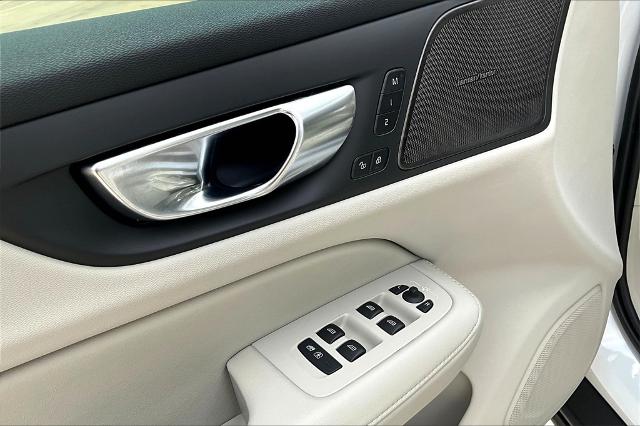 2025 Volvo V60 Cross Country Vehicle Photo in Houston, TX 77007