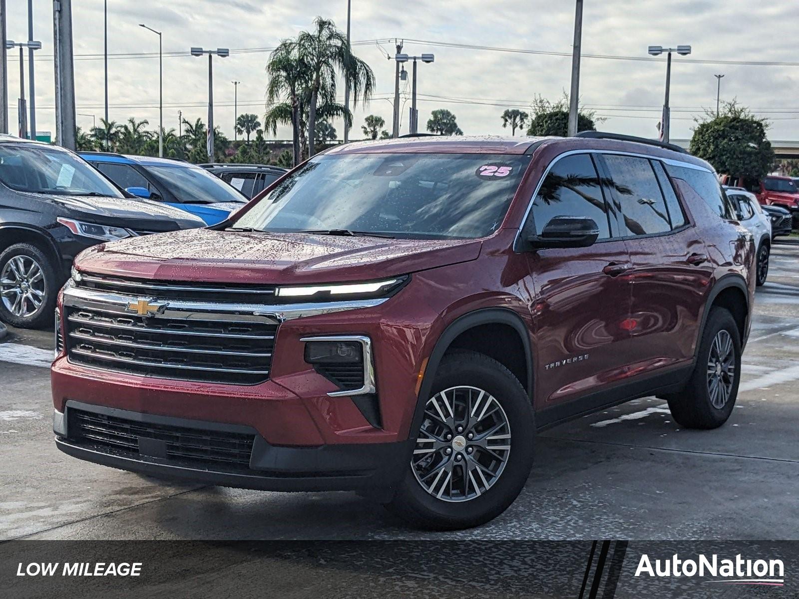 2025 Chevrolet Traverse Vehicle Photo in MIAMI, FL 33172-3015