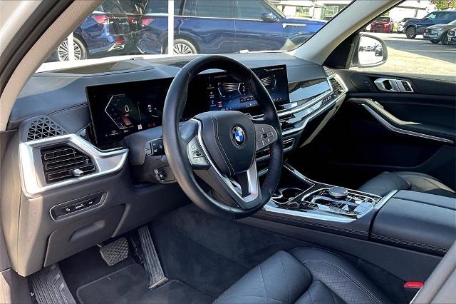 2024 BMW X7 xDrive40i Vehicle Photo in San Antonio, TX 78230