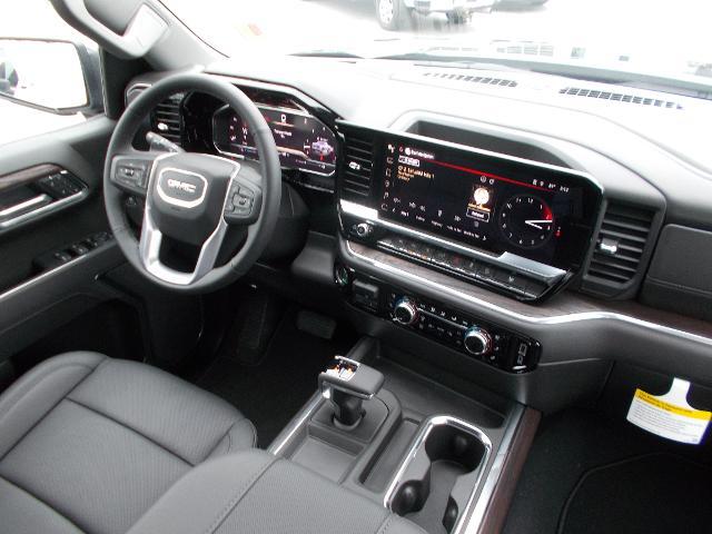 2025 GMC Sierra 1500 Vehicle Photo in LOWELL, MA 01852-4336
