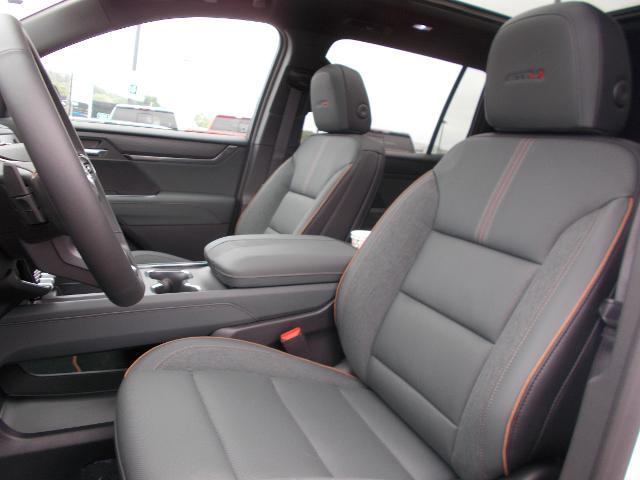 2025 GMC Acadia Vehicle Photo in LOWELL, MA 01852-4336