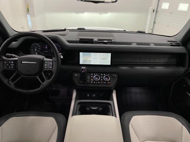2024 Defender Vehicle Photo in Appleton, WI 54913