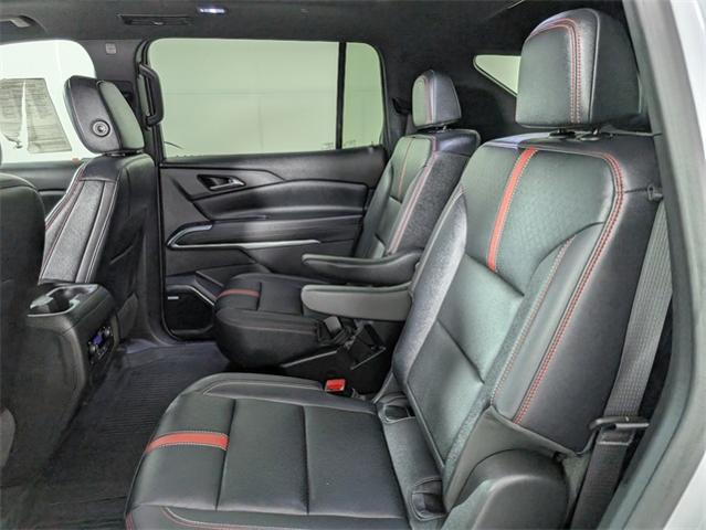 2024 Chevrolet Traverse Vehicle Photo in ENGLEWOOD, CO 80113-6708