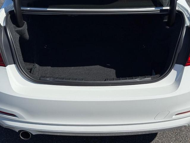 2018 BMW 320i xDrive Vehicle Photo in COLUMBIA, MO 65203-3903