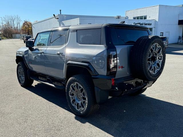 2025 GMC HUMMER EV SUV Vehicle Photo in LOWELL, MA 01852-4336