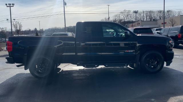 2018 Chevrolet Silverado 1500 Vehicle Photo in MOON TOWNSHIP, PA 15108-2571