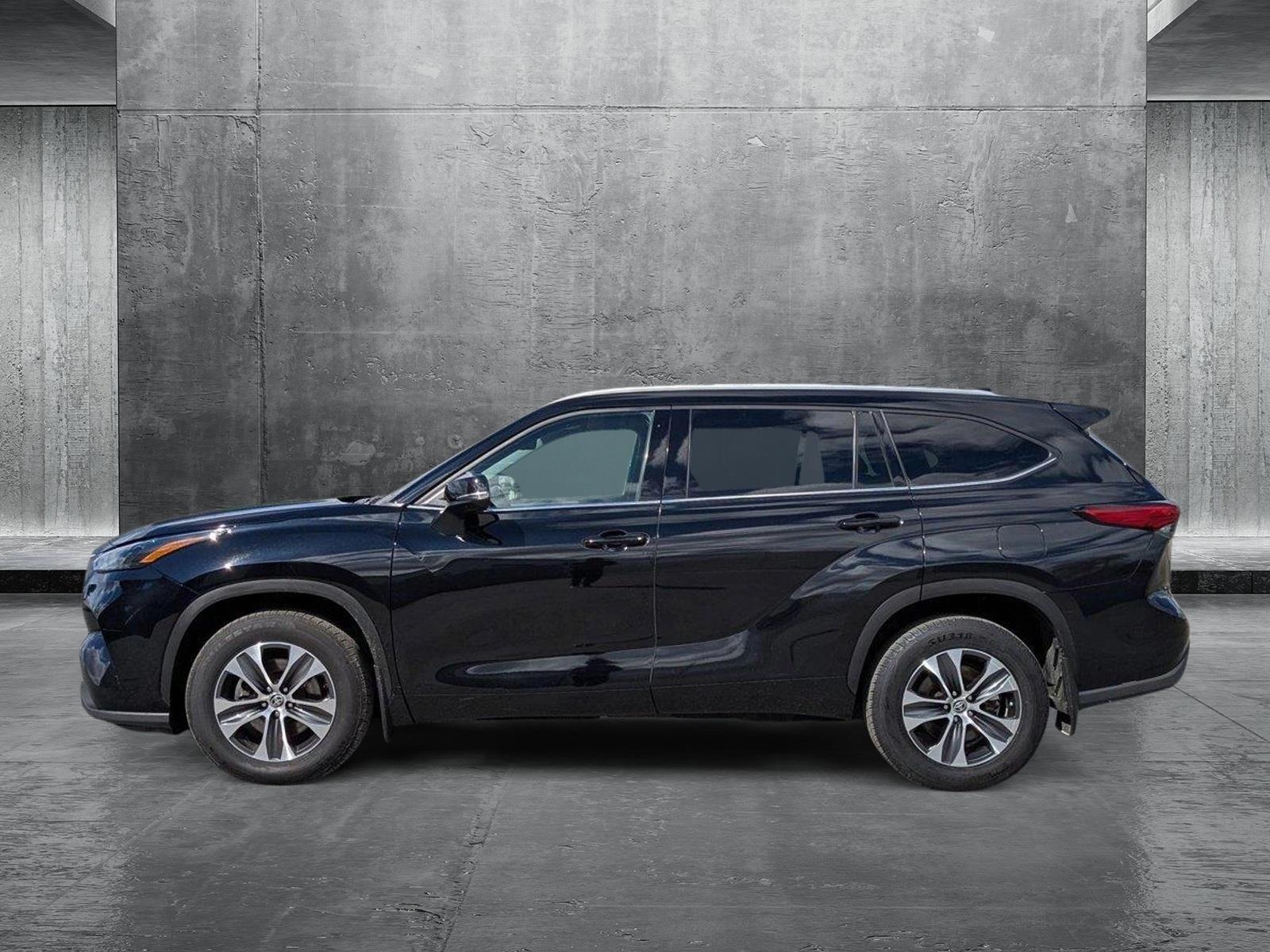 2022 Toyota Highlander Vehicle Photo in Spokane Valley, WA 99212