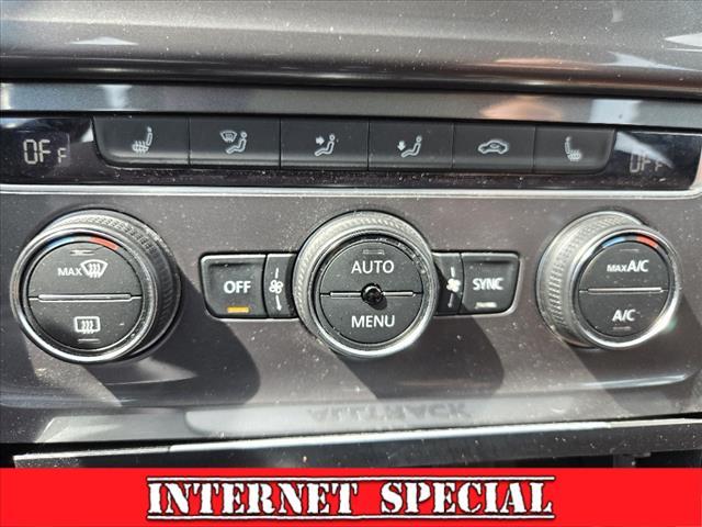 2017 Volkswagen Golf Alltrack Vehicle Photo in LITTLE FALLS, NJ 07424-1717