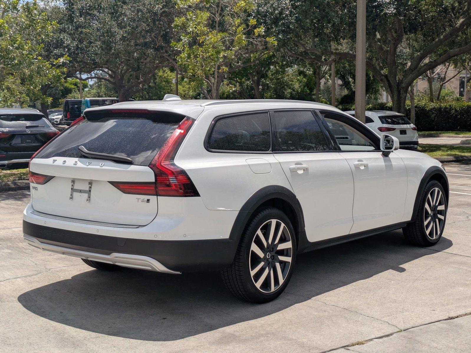 2021 Volvo V90 Cross Country Vehicle Photo in Coconut Creek, FL 33073