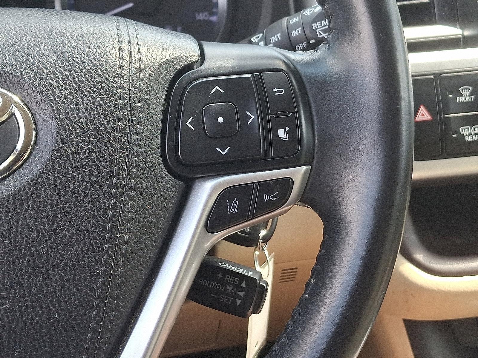 2018 Toyota Highlander Vehicle Photo in Trevose, PA 19053