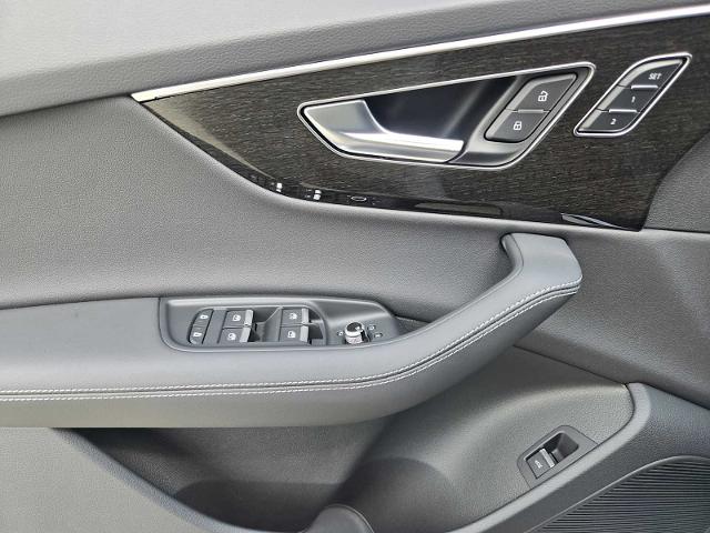 2025 Audi Q7 Vehicle Photo in SUGAR LAND, TX 77478