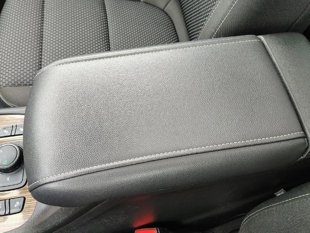 2023 GMC Acadia Vehicle Photo in GREEN BAY, WI 54304-5303