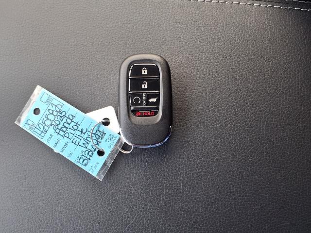 2025 Honda Pilot Vehicle Photo in Oshkosh, WI 54904