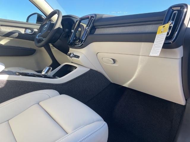 2025 Volvo XC40 Vehicle Photo in Grapevine, TX 76051