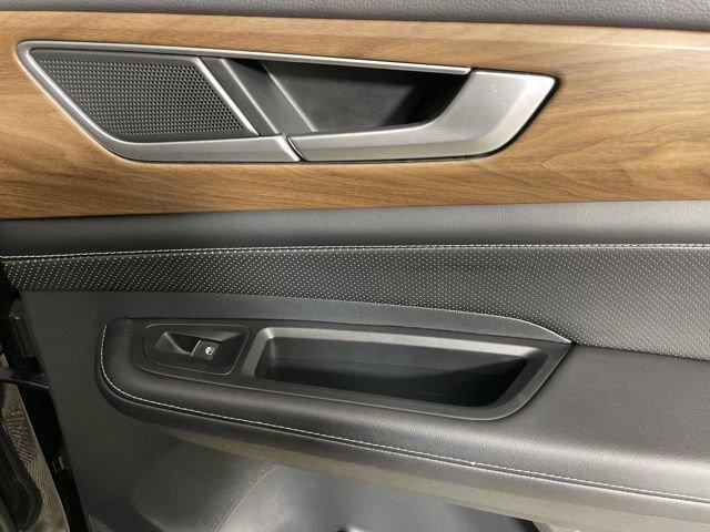 2024 Volkswagen Atlas Vehicle Photo in PHOENIX, AZ 85014-3381