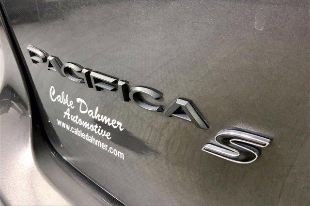 2022 Chrysler Pacifica Vehicle Photo in INDEPENDENCE, MO 64055-1314