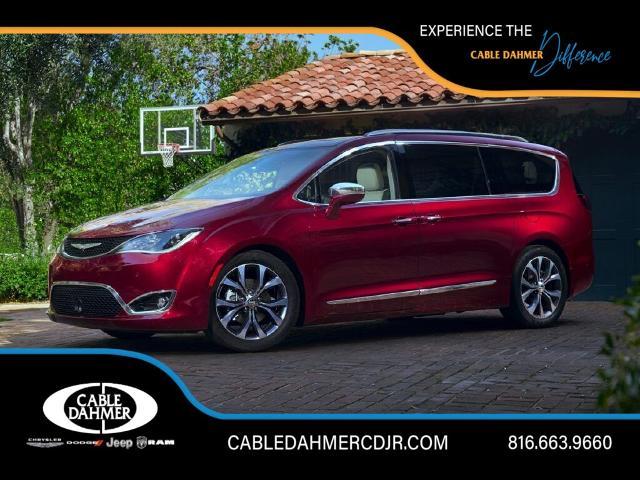 2020 Chrysler Pacifica Vehicle Photo in Kansas City, MO 64114