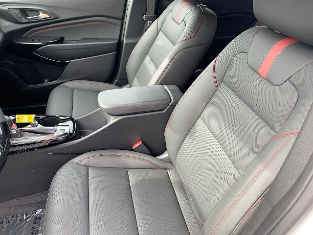 2025 Chevrolet Trax Vehicle Photo in MOON TOWNSHIP, PA 15108-2571