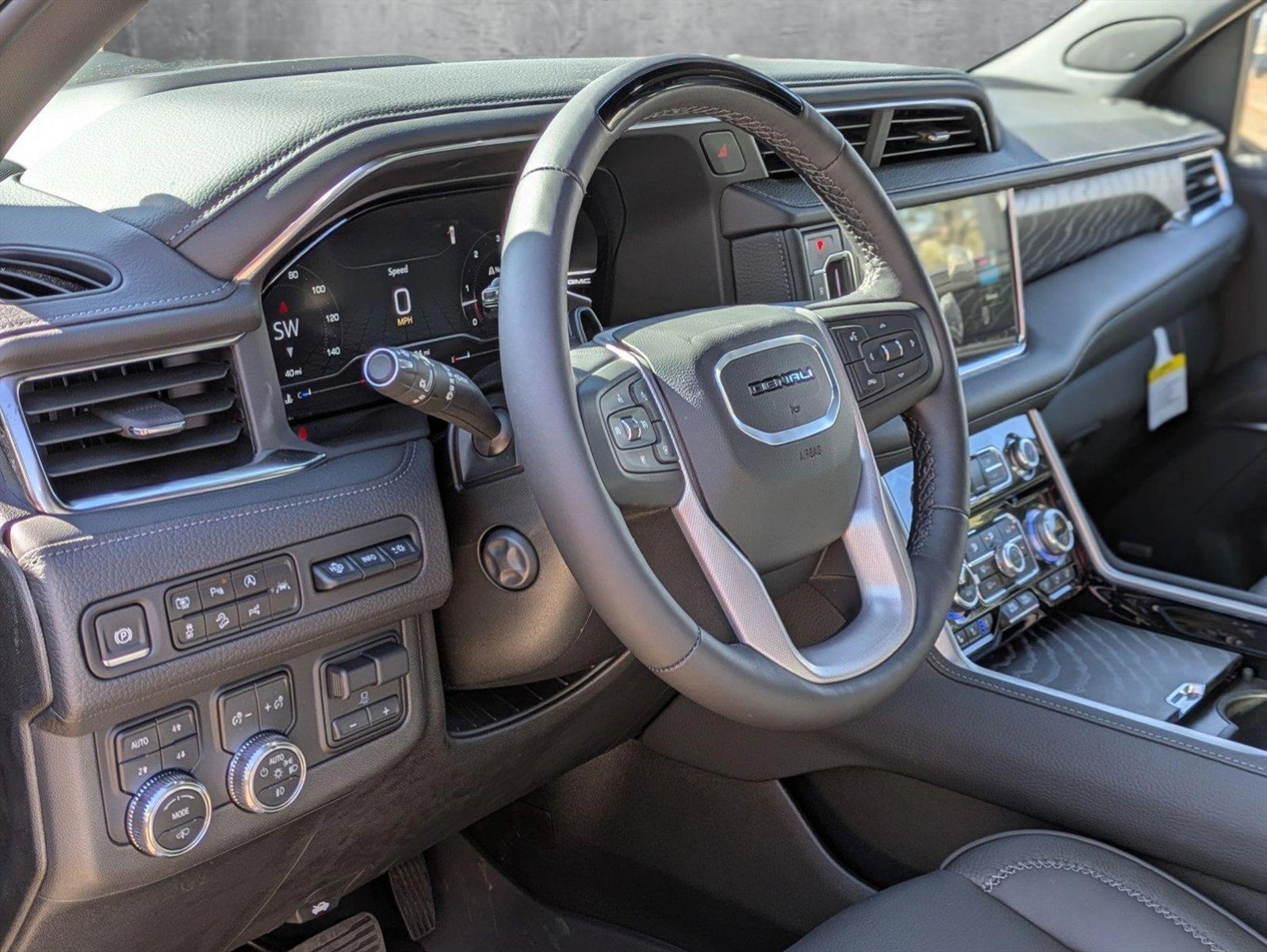 2024 GMC Yukon XL Vehicle Photo in GOLDEN, CO 80401-3850