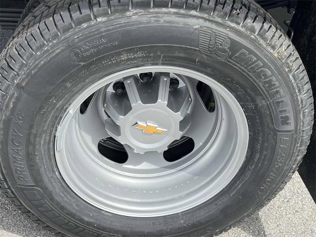 2025 Chevrolet Silverado 3500 HD Chassis Cab Vehicle Photo in ALCOA, TN 37701-3235