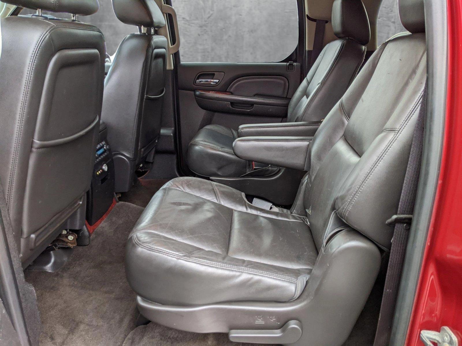 2013 Cadillac Escalade ESV Vehicle Photo in TIMONIUM, MD 21093-2300