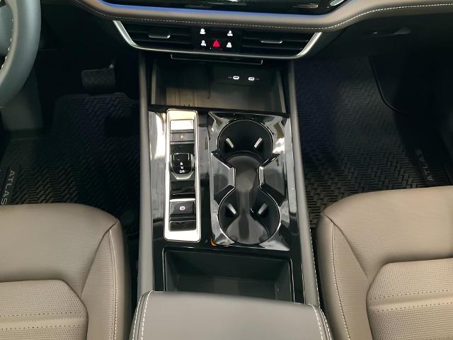 2025 Volkswagen Atlas Vehicle Photo in Oshkosh, WI 54904