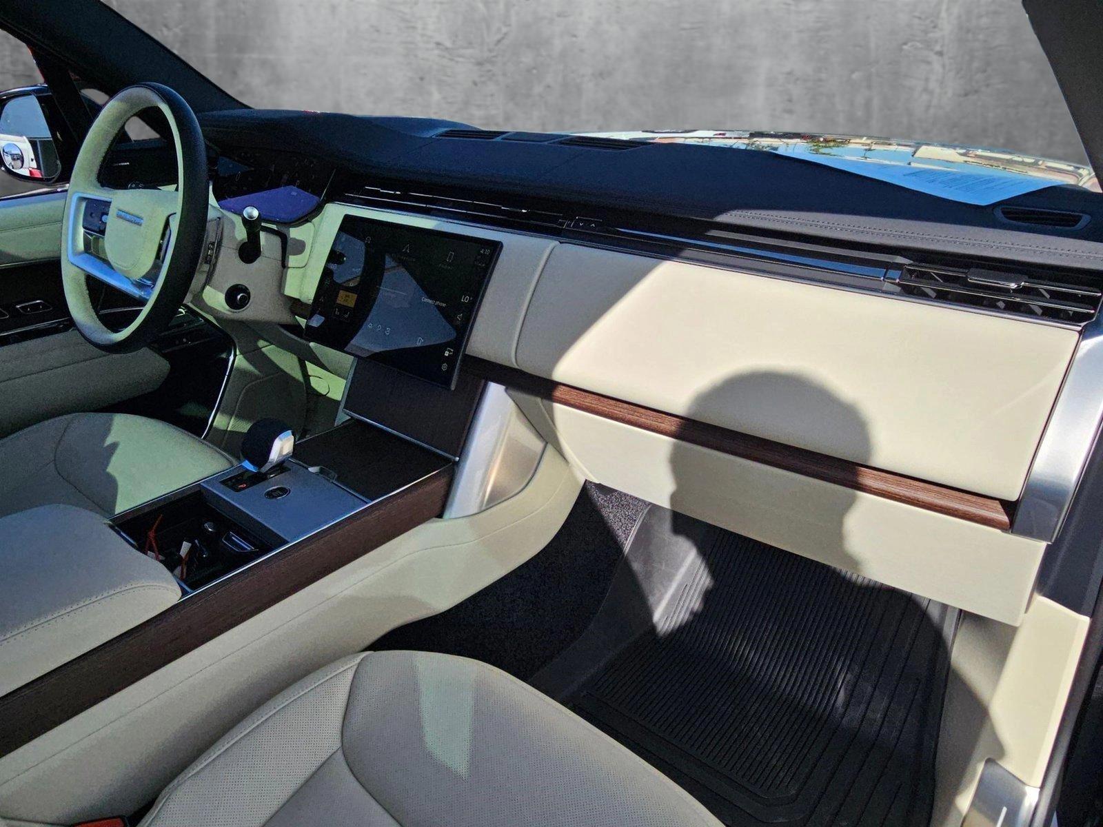 2025 Land Rover Range Rover Vehicle Photo in LAS VEGAS, NV 89146-3033