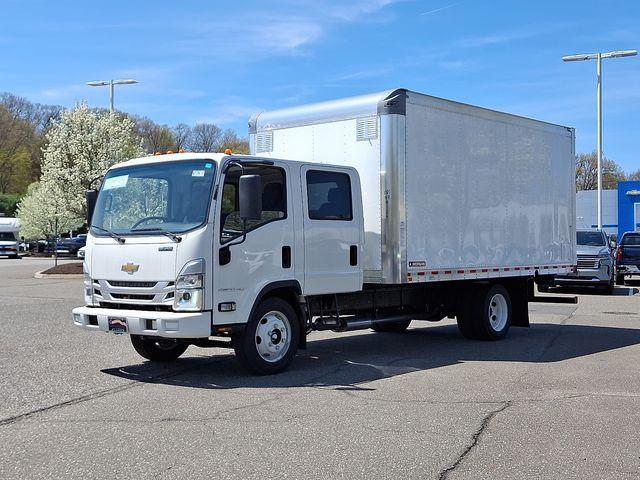 2024 Chevrolet Low Cab Forward 4500 Vehicle Photo in DANBURY, CT 06810-5034