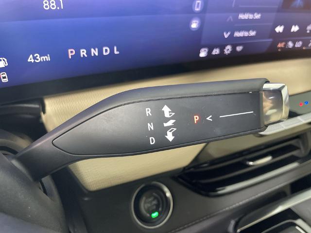 2025 Buick Enclave Vehicle Photo in GILBERT, AZ 85297-0402
