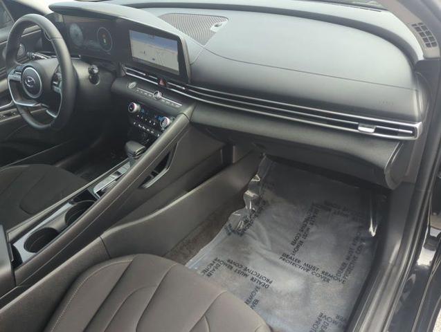 2023 Hyundai ELANTRA Vehicle Photo in Merrillville, IN 46410