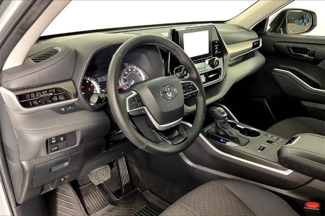 2024 Toyota Highlander Vehicle Photo in Tulsa, OK 74129