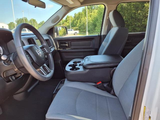 2022 Ram 1500 Classic Vehicle Photo in EMPORIA, VA 23847-1235