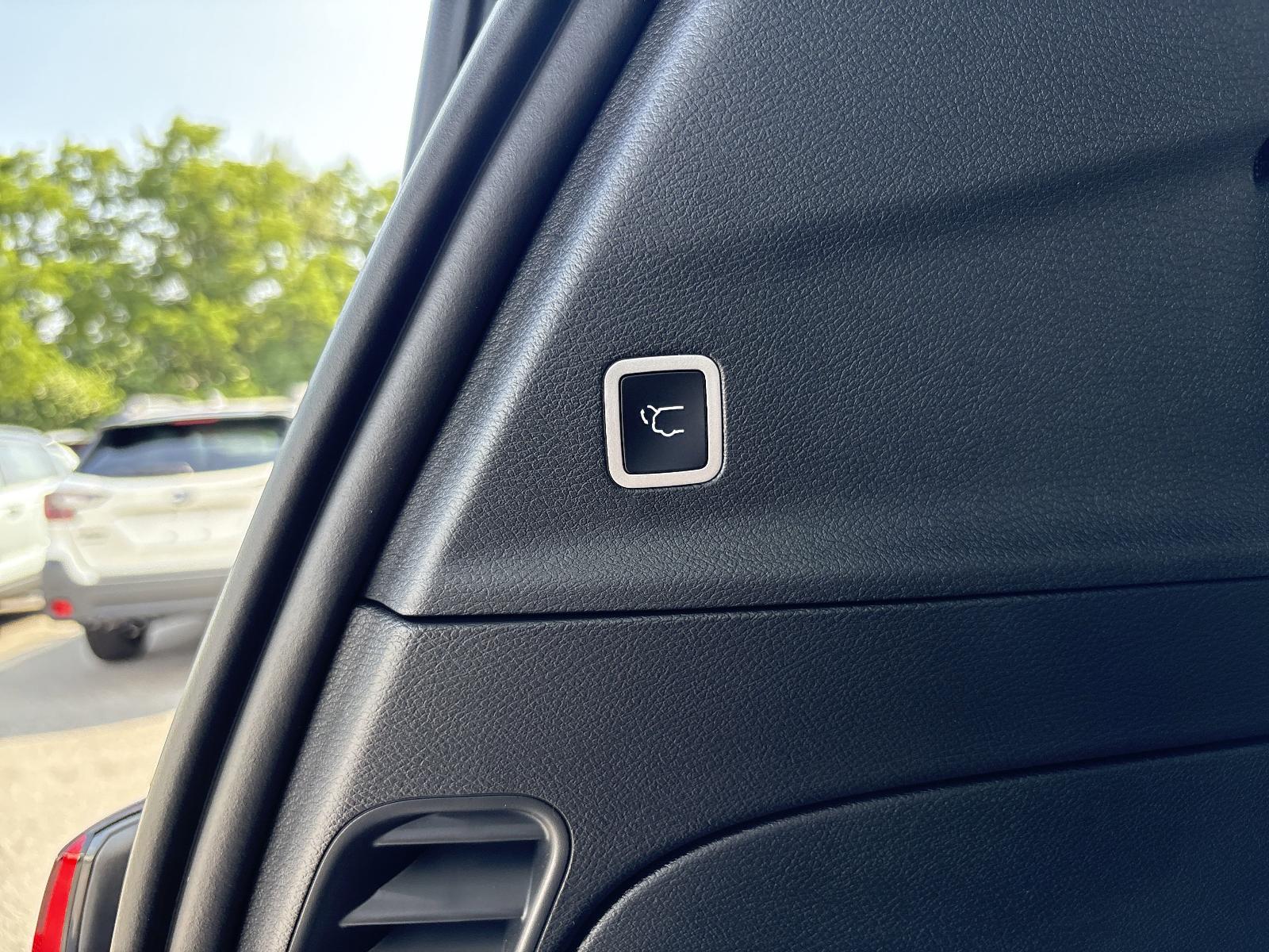 2025 Chrysler Voyager Vehicle Photo in Mechanicsburg, PA 17050-1707