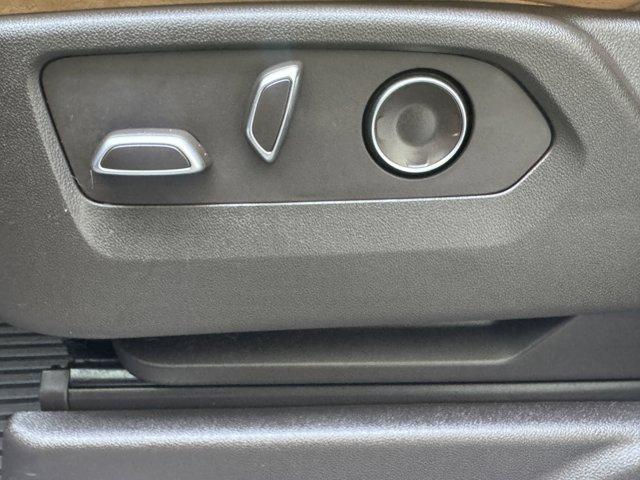 2021 Cadillac Escalade Vehicle Photo in LEOMINSTER, MA 01453-2952