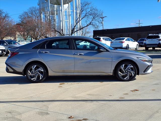 2025 Hyundai ELANTRA Vehicle Photo in Peoria, IL 61615