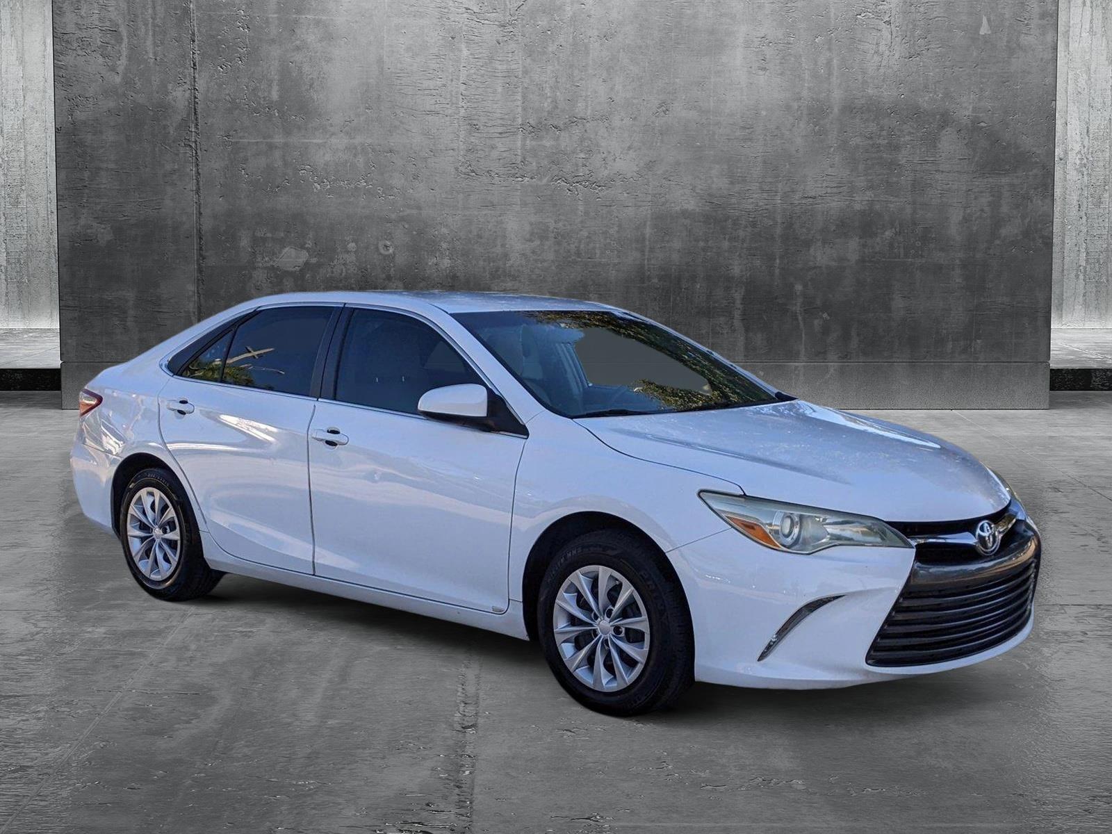 2015 Toyota Camry Vehicle Photo in Pembroke Pines , FL 33084