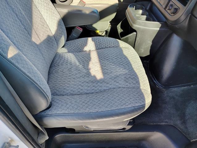 2015 Chevrolet Express Passenger 3500 Vehicle Photo in GREEN BAY, WI 54304-5303