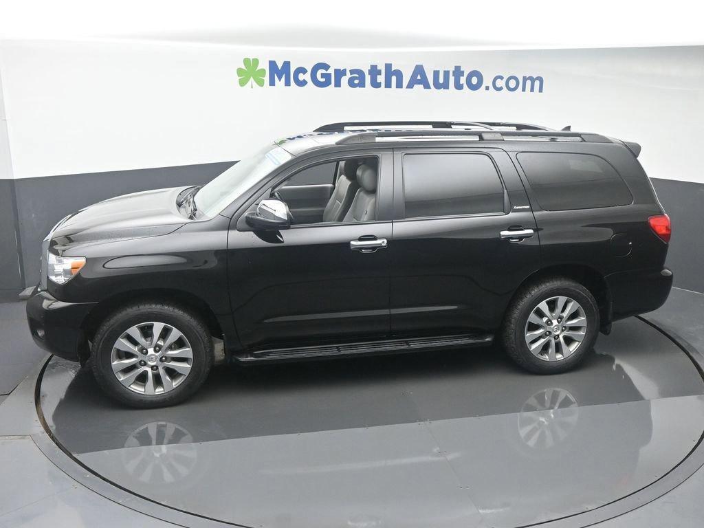 2017 Toyota Sequoia Vehicle Photo in Cedar Rapids, IA 52402
