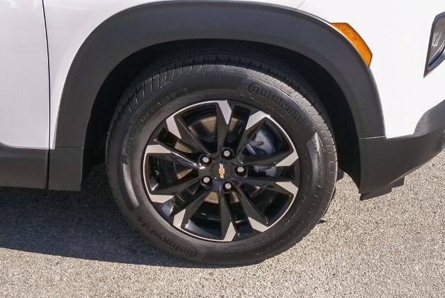 2023 Chevrolet Trailblazer Vehicle Photo in VENTURA, CA 93003-8585