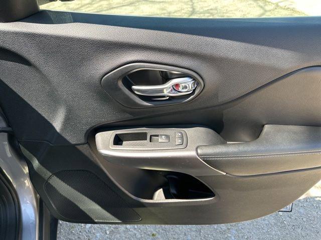 2019 Jeep Cherokee Vehicle Photo in MEDINA, OH 44256-9631