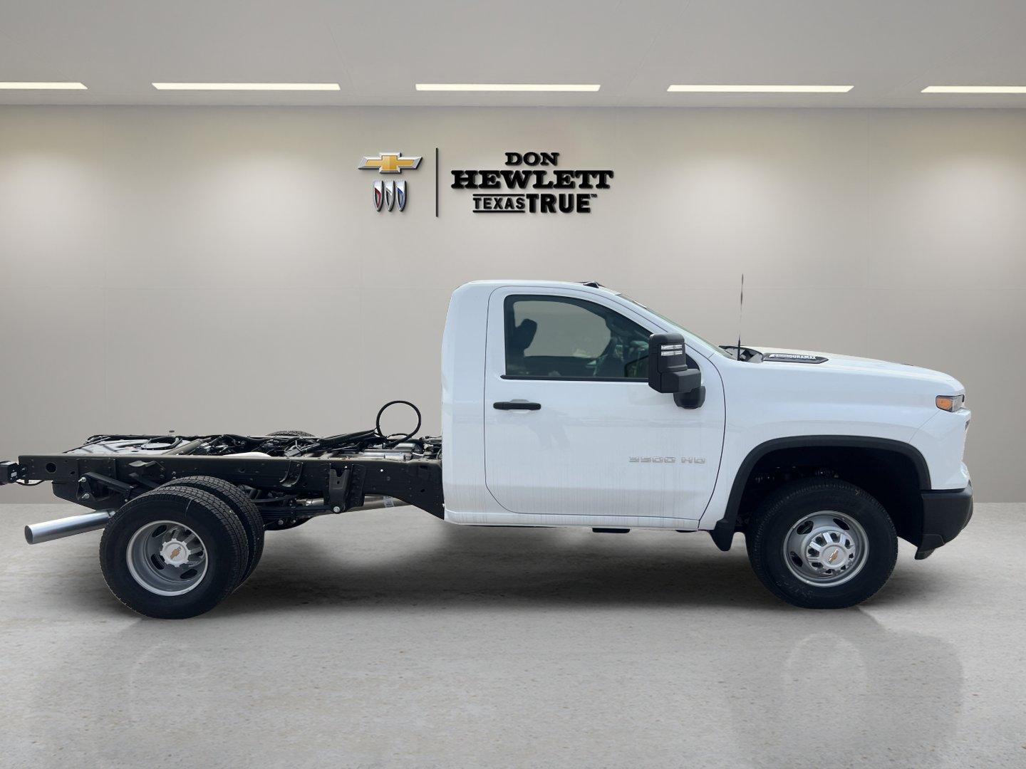 2025 Chevrolet Silverado 3500 HD Chassis Cab Vehicle Photo in GEORGETOWN, TX 78626-7508