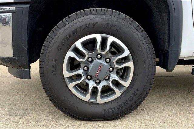 2024 GMC Sierra 3500 HD Vehicle Photo in TOPEKA, KS 66609-0000