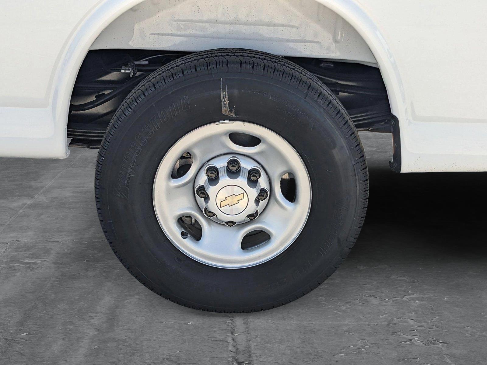 2025 Chevrolet Express Cargo 2500 Vehicle Photo in MIAMI, FL 33172-3015
