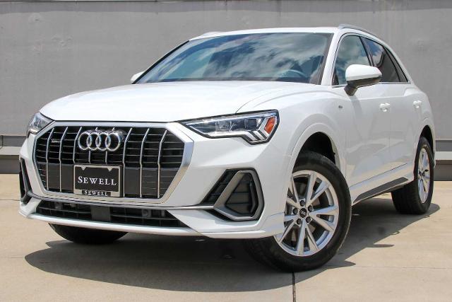 2024 Audi Q3 Vehicle Photo in SUGAR LAND, TX 77478