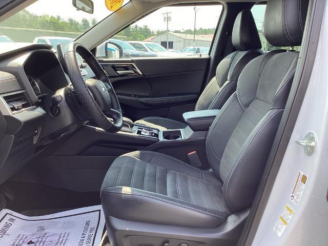 2023 Mitsubishi Outlander Vehicle Photo in Gardner, MA 01440