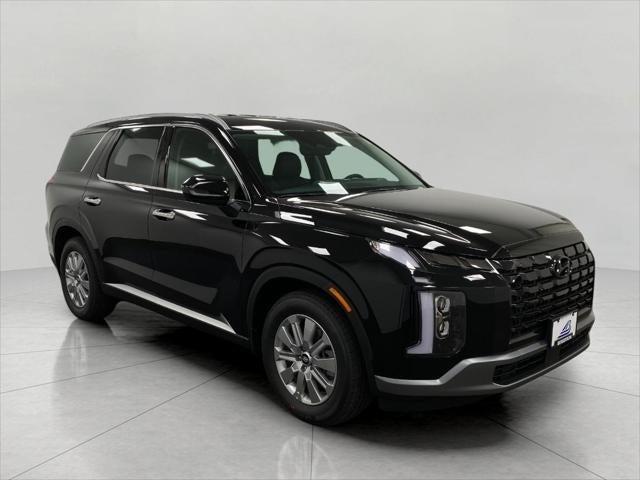 2025 Hyundai PALISADE Vehicle Photo in Neenah, WI 54956