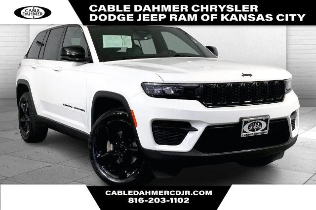 2023 Jeep Grand Cherokee Vehicle Photo in Kansas City, MO 64114