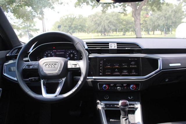 2024 Audi Q3 Vehicle Photo in HOUSTON, TX 77090